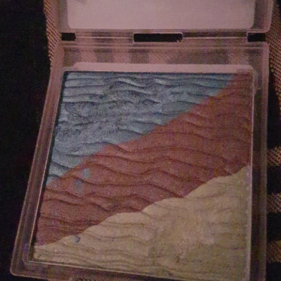 Eyeshadow palettes - Picture 2 of 3